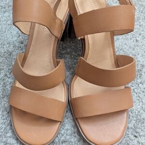 Elegant Tan Women's Sandals